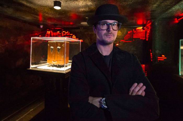 Zak Bagans book offers tips for aspiring ghost hunters | Celebrity