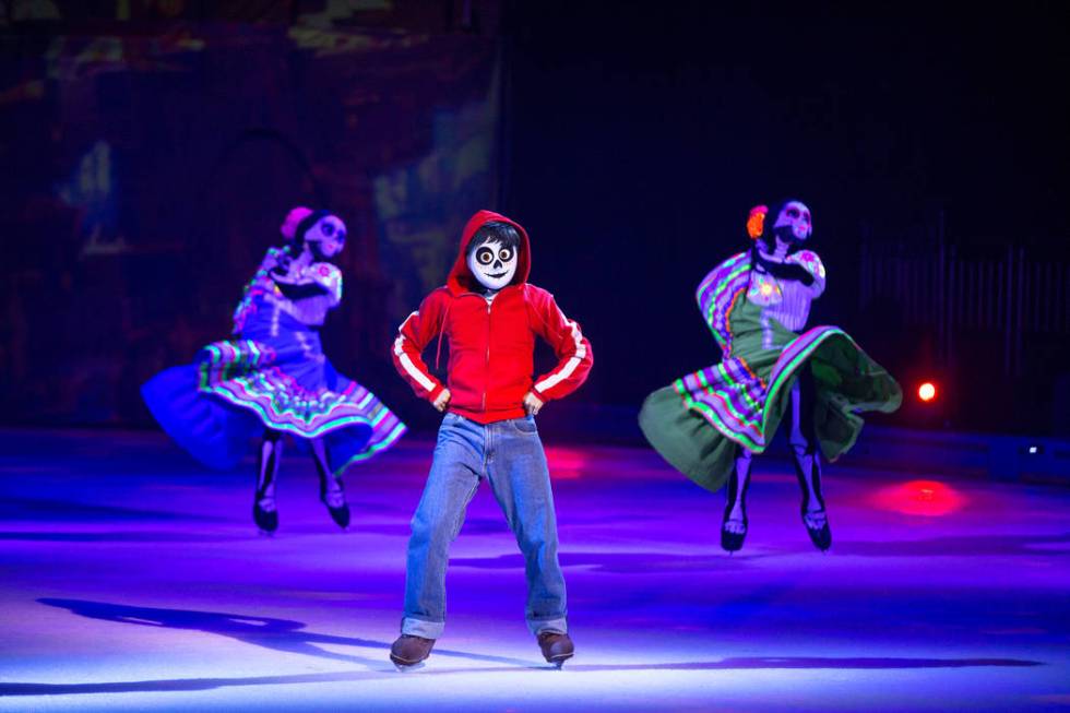"Disney On Ice presents Mickey's Search Party" (Feld Entertainment)