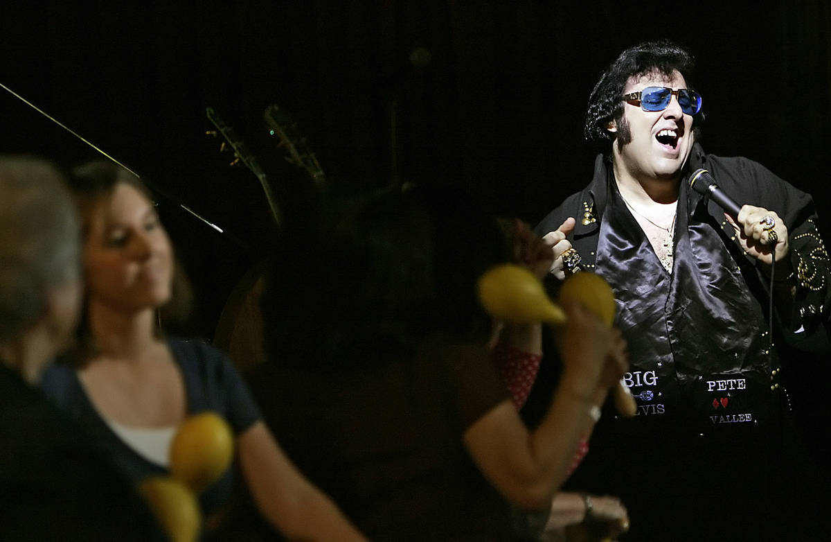 Pete “Big Elvis” Vallee performs in November 2008 inside Bill’s Lounge at the former Bill ...