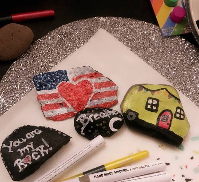 Las Vegans paint rocks for their neighbors