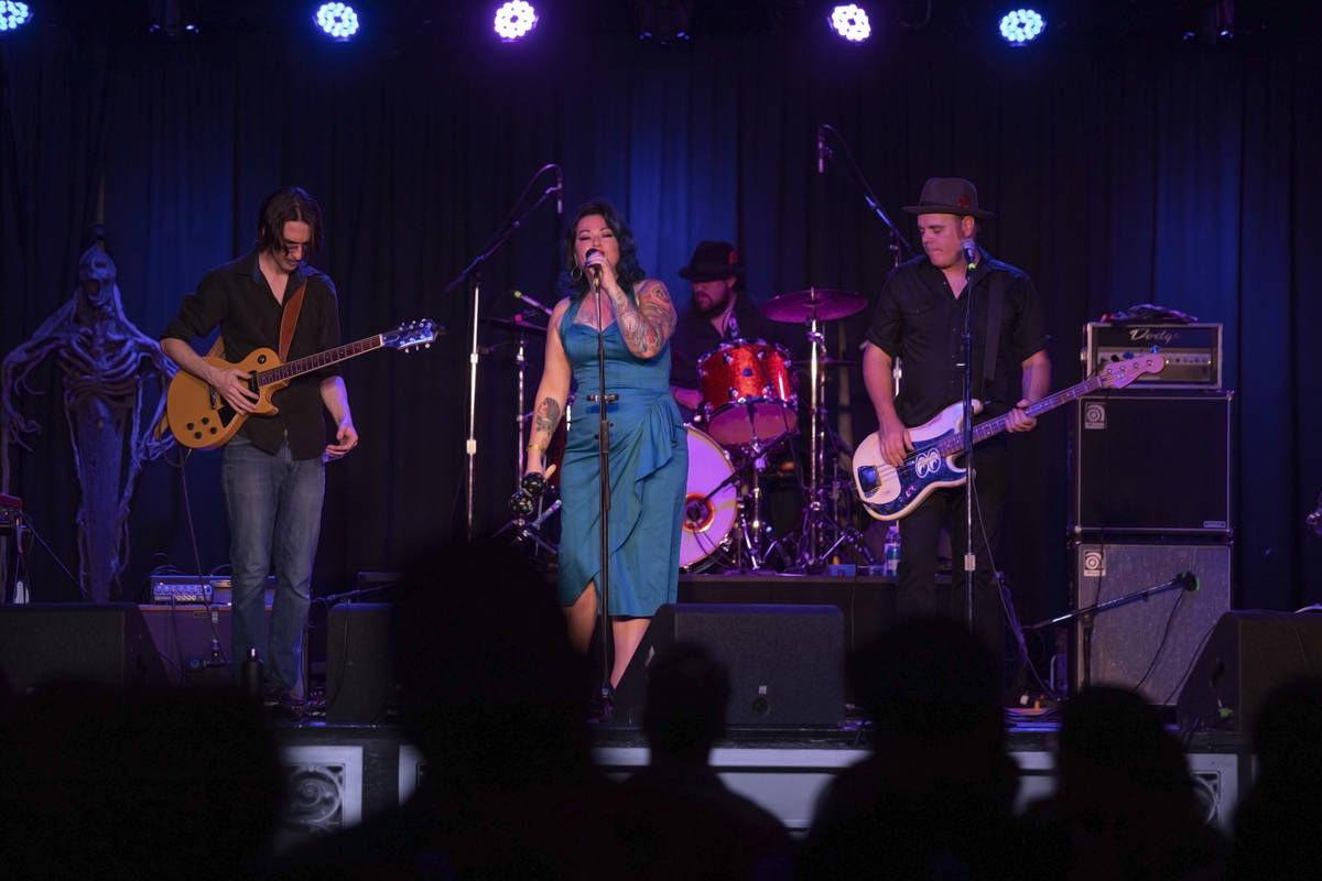 Shanda & the Howlers preform as live music returns at the Fremont Country Club on Thursday, ...