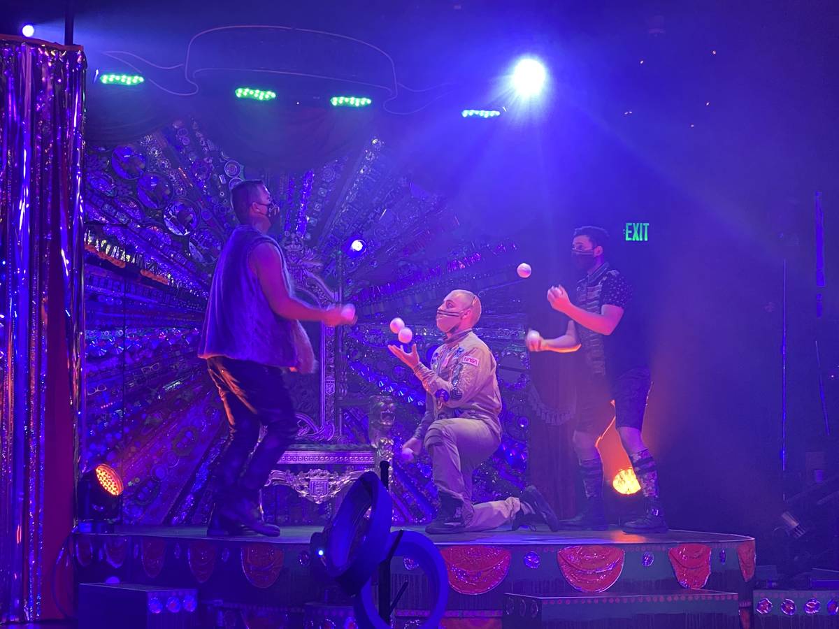The juggling act "Water On Mars" is shown in the return of "Absinthe" at Caesars Palace on Wedn ...