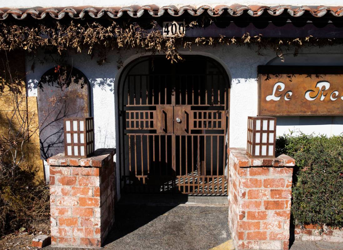 A closed Pamplemousse restaurant is seen, on Monday, Nov. 9, 2020, in Las Vegas. (Bizuayehu Tes ...