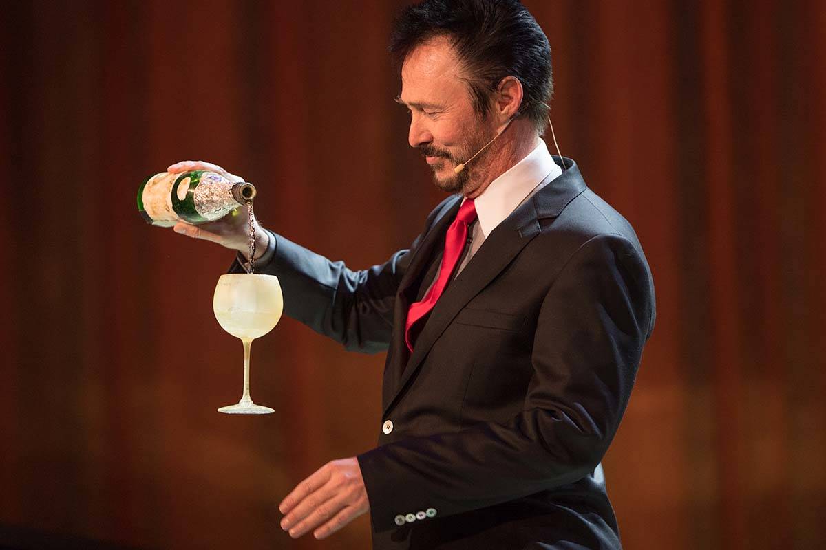 Master magician Lance Burton performs during Robin Leach's celebration of life at Palazzo Theat ...