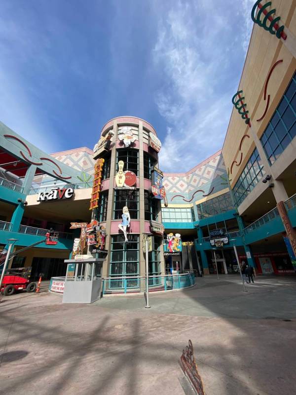 The courtyard at Neonopolis is shown on Tuesday, Jan. 19, 2021. (John Katsilometes/Las Vegas Re ...