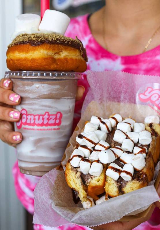 A SMASH Milkshake and SMASH Donut from Yonutz! (Yonutz!)