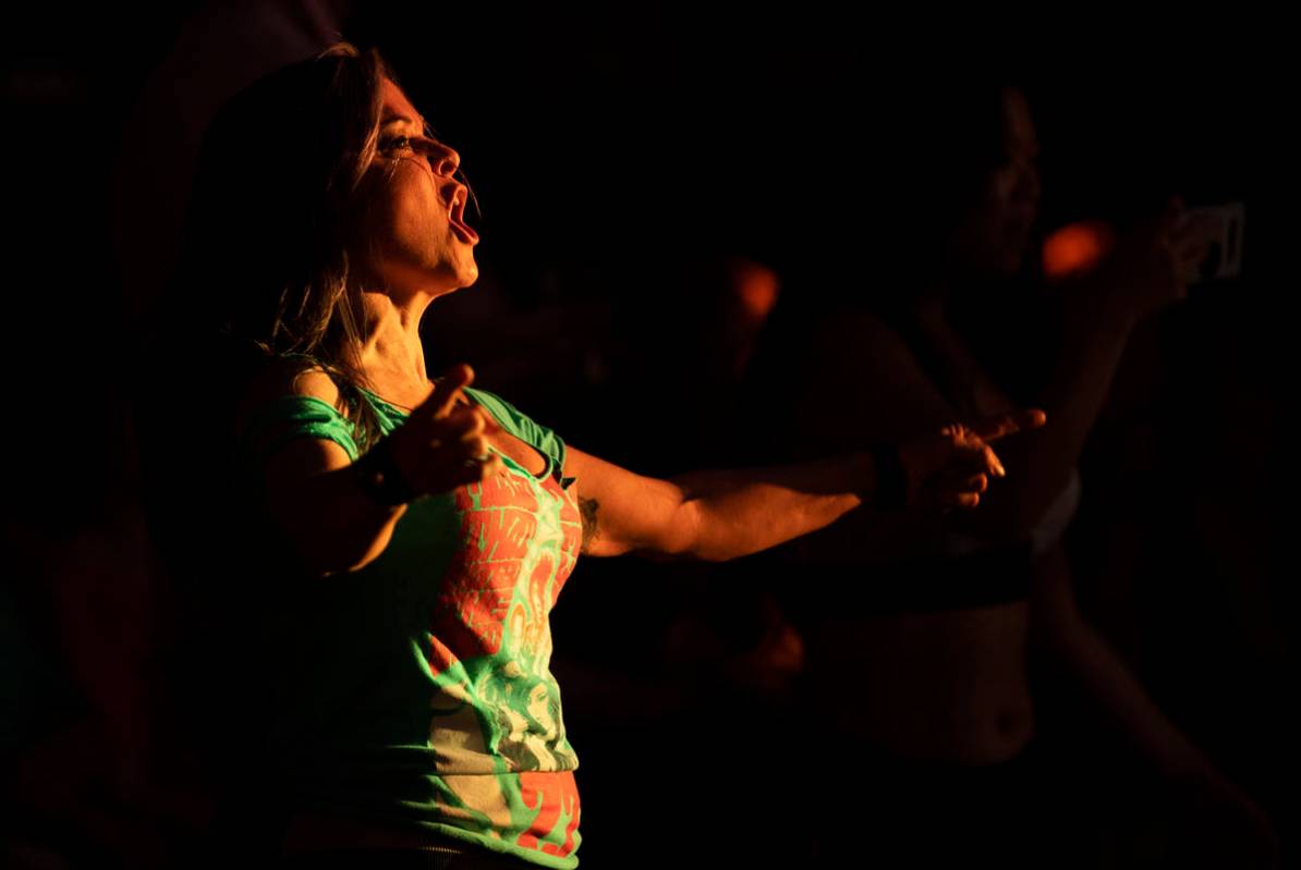 The crowd cheers for performers in Ò27 - A Musical Experience,Ó a new show at Virgin ...