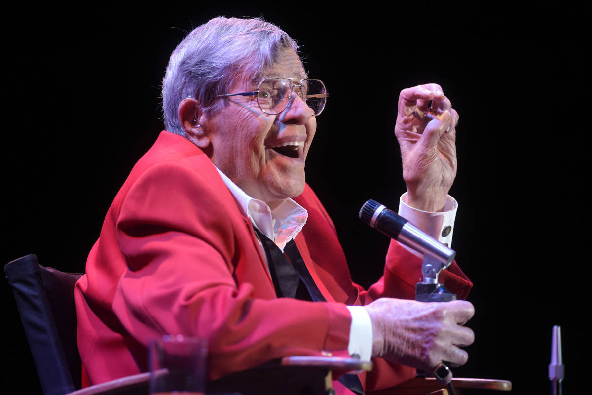 Jerry Lewis performs during the final show of his run at the South Point, Sunday, Oct. 2, 2016, ...