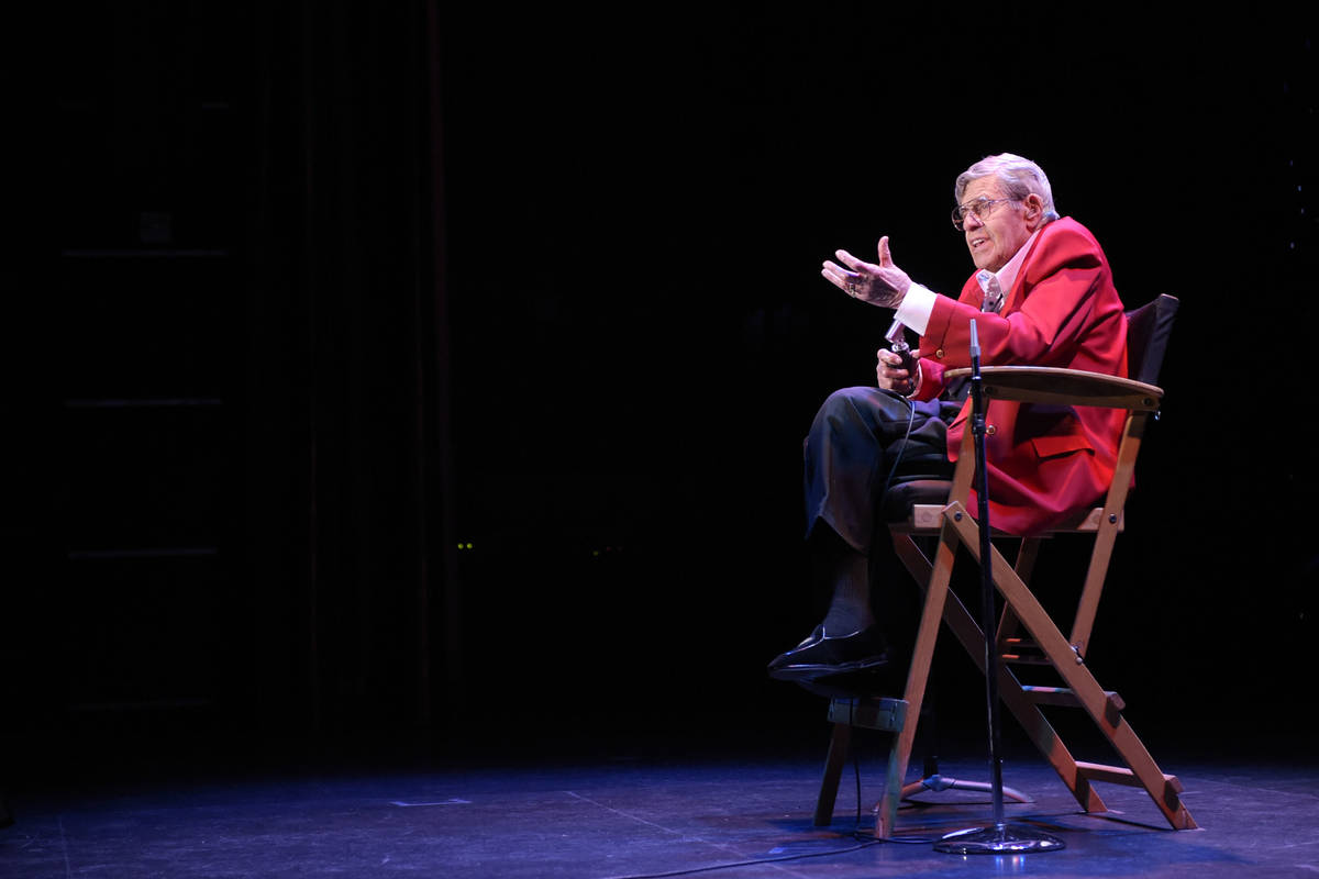 Jerry Lewis performs during the final show of his run at the South Point, Sunday, Oct. 2, 2016, ...