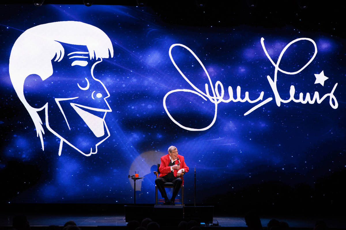 Jerry Lewis performs during the final show of his run at the South Point, Sunday, Oct. 2, 2016, ...
