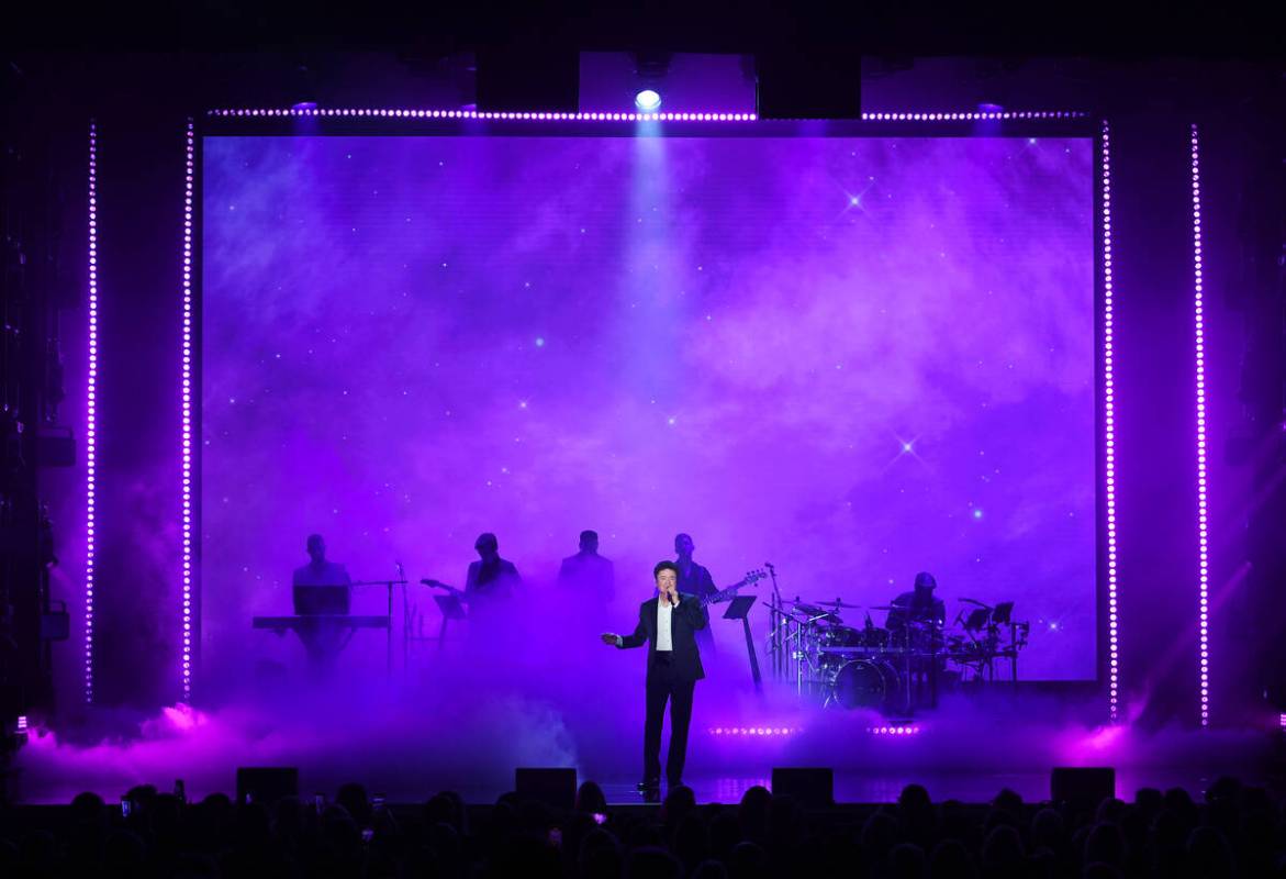 Donny Osmond performs at Harrah's on Aug. 31, 2021, in Las Vegas. (Denise Truscello)