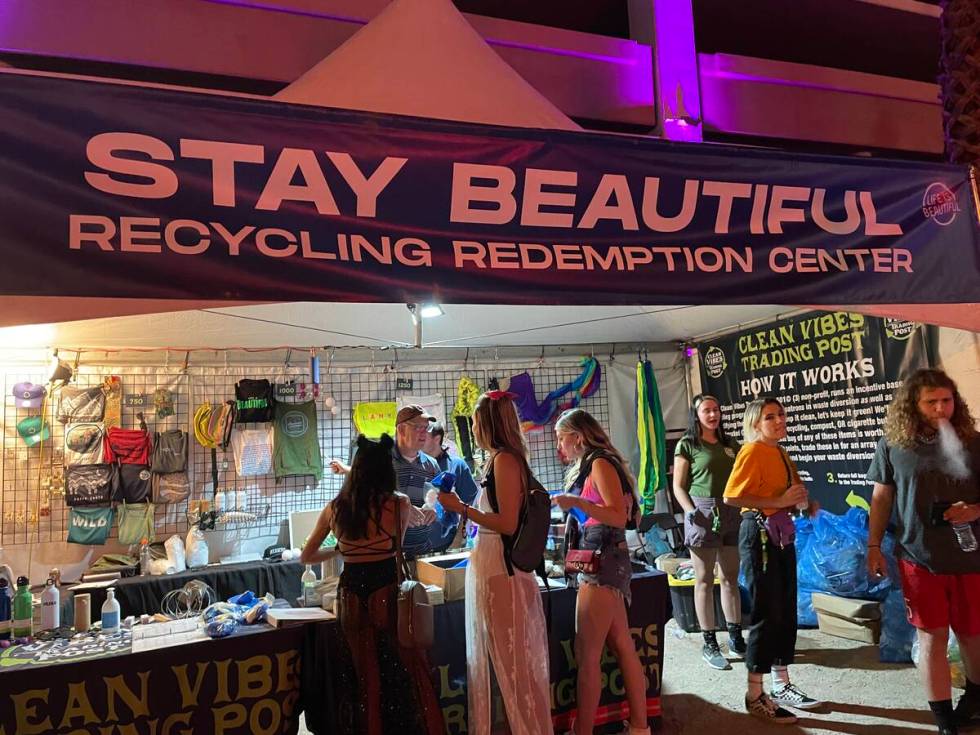 Clean Vibes Trading Post (Janna Karel/Las Vegas Review-Journal)