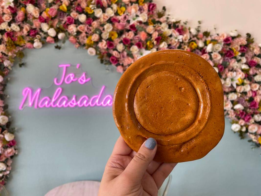 Las Vegas bakery makes cookies from ‘Squid Game’ (Janna Karel/Las Vegas Review-Journal)