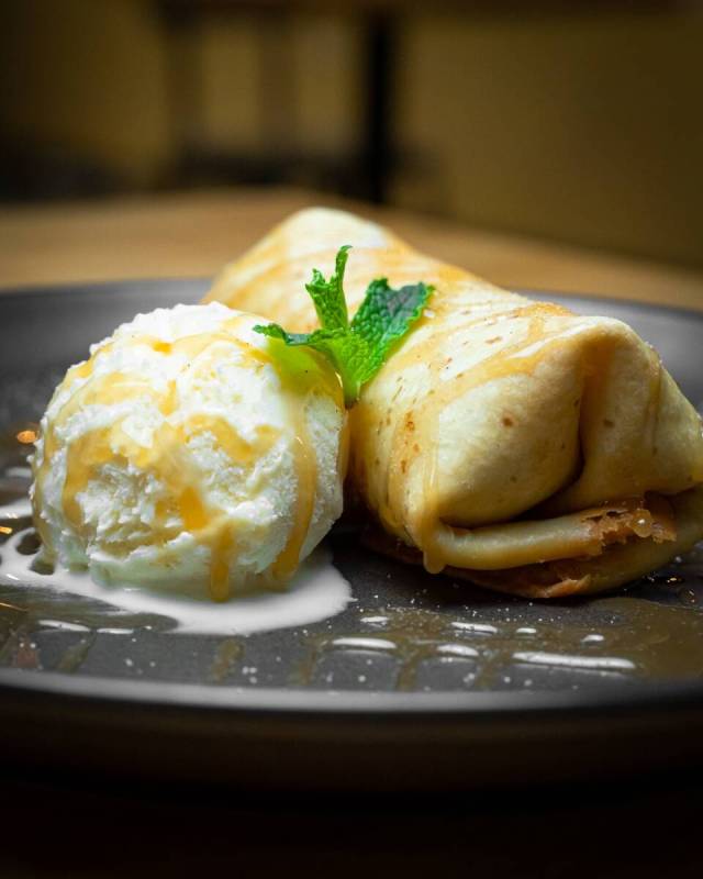 Apple Pie Chimichanga at El Luchador Mexican Kitchen + Cantina. (Bronson Loftin)