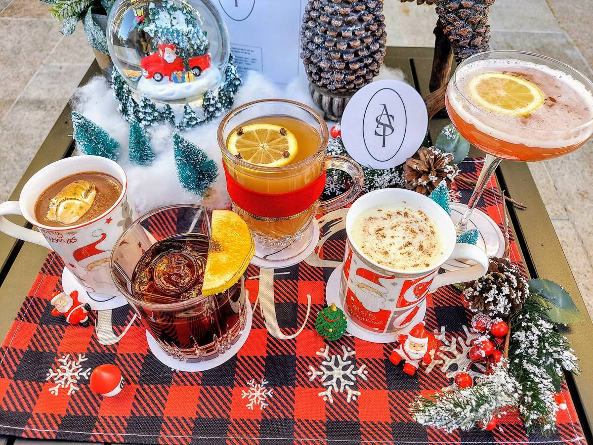 Holiday cocktails at Bar Delle Meraviglie. (Al Solito Posto)