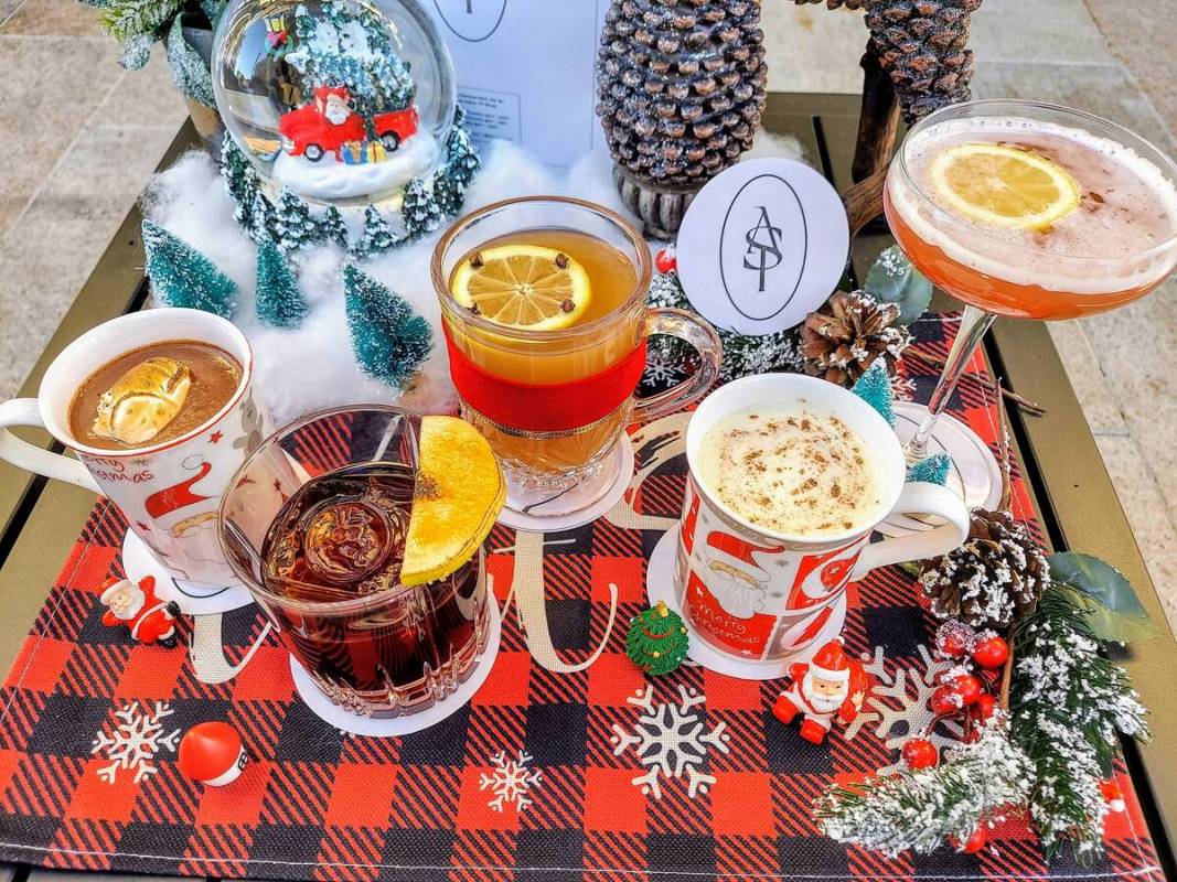 Holiday cocktails at Bar Delle Meraviglie. (Al Solito Posto)