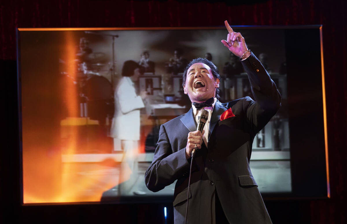 Wayne Newton performs at Bugsy's Cabaret on Monday, Jan. 24, 2022, at the Flamingo, in Las Vega ...