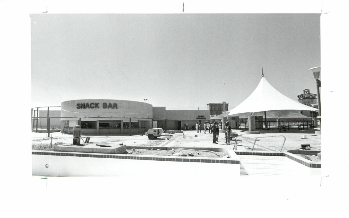 The snack bar at Wet 'n' Wild on the Las Vegas Strip near the Sahara. (Las Vegas News Bureau)
