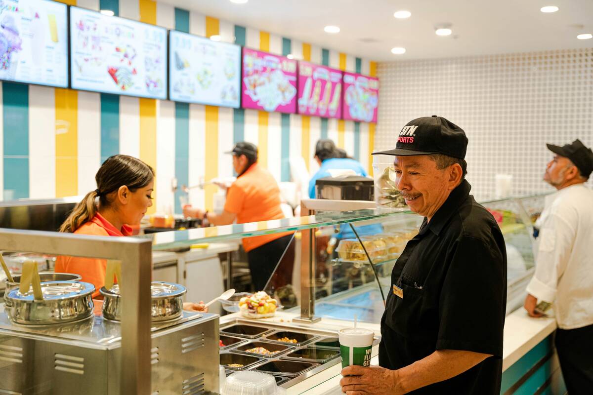 Colorful La Flor de Michoacán, in Boulder Station sells Mexican-style ice cream and snacks. (B ...