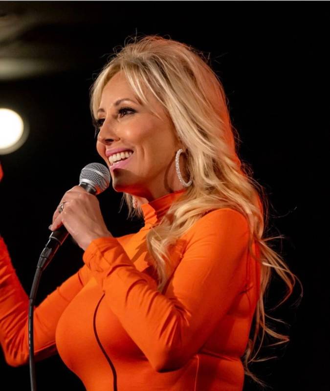 Stand-up comic Sandy Gelfound, a former Raiderette from the team's days in Los Angeles, is set ...
