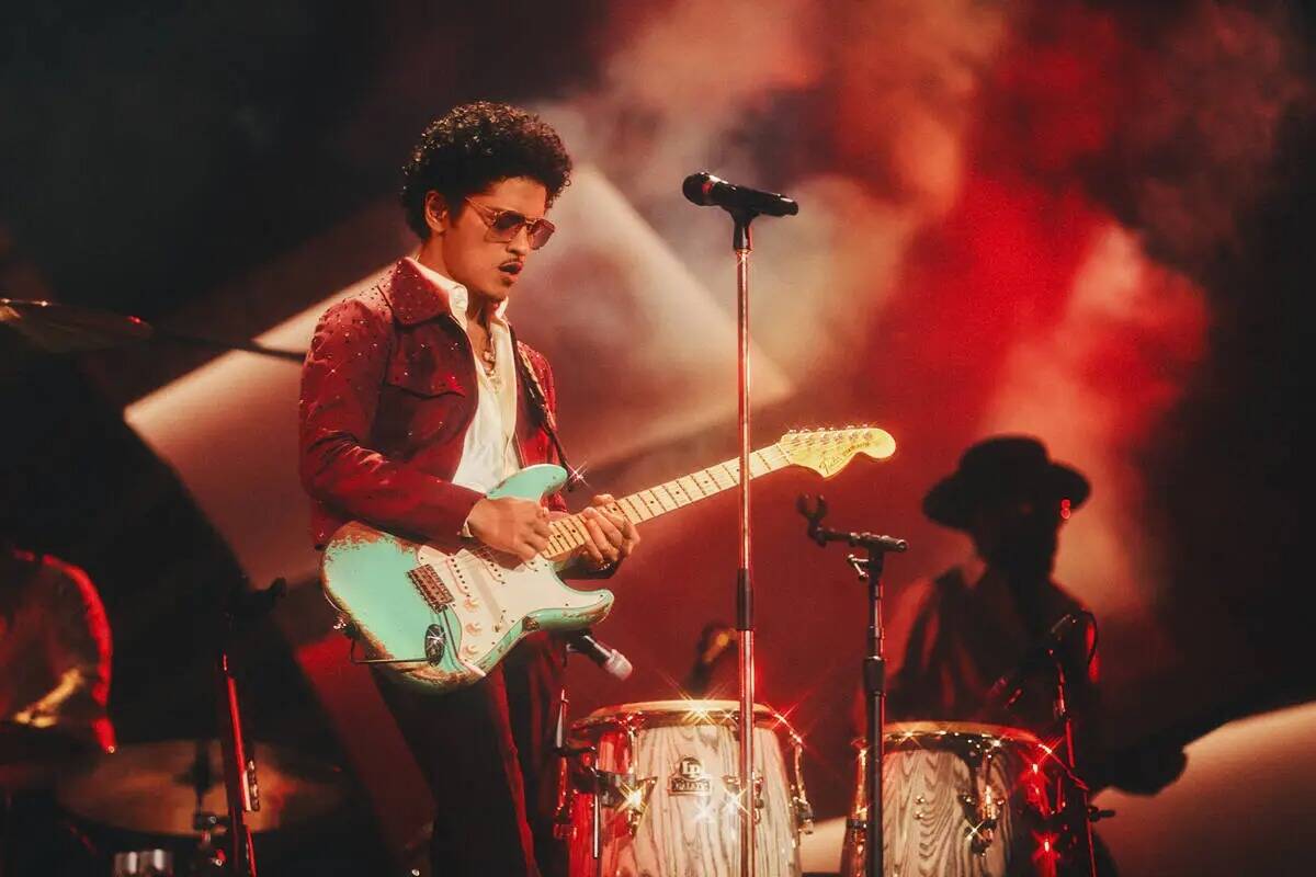 Bruno Mars and Anderson .Paak perform as Silk Sonic at Dolby Live at Park MGM. (John Esparza)
