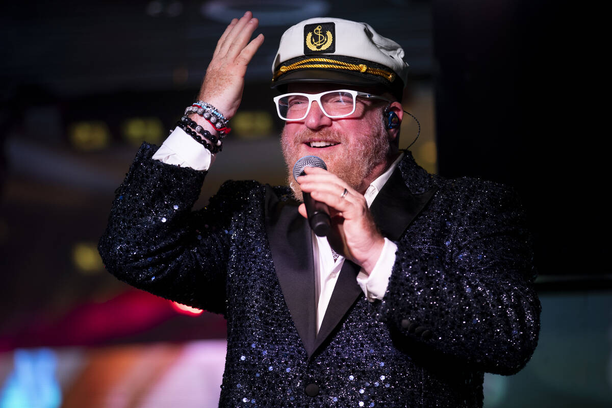Kevin Sucher of The Docksiders performs during a show at the Rio hotel-casino in Las Vegas, Sat ...