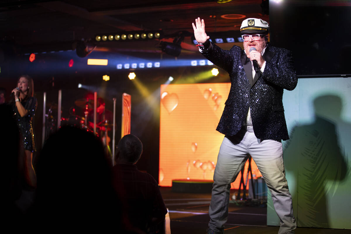 Kevin Sucher of The Docksiders performs during a show at the Rio hotel-casino in Las Vegas, Sat ...