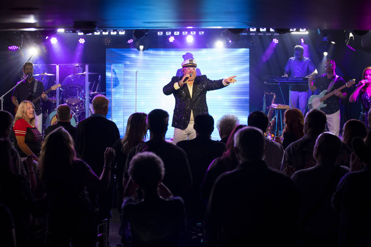 Kevin Sucher of The Docksiders performs during a show at the Rio hotel-casino in Las Vegas, Sat ...