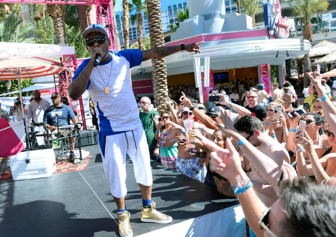 Coolio performs at Go Pool at Flamingo Las Vegas on Friday, May 26, 2017 (Bryan Steffy)
