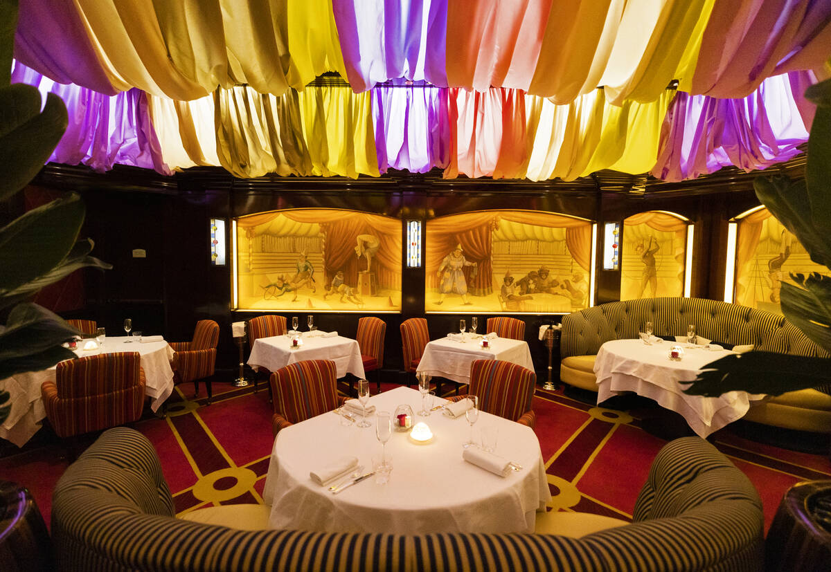An MGM Resorts gift card can be used to give dinner for two at Le Cirque in Bellagio. (Benjamin ...