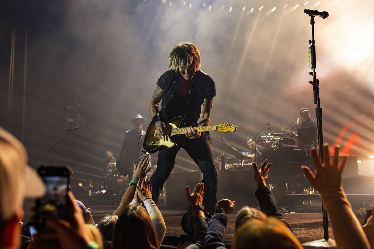 Keith Urban (Las Vegas Review-Journal)