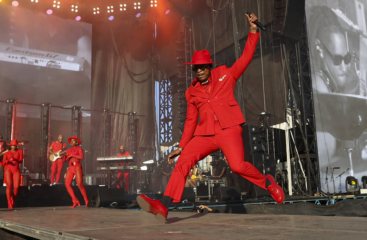 Ne-Yo performs during the Lovers & Friends music festival on Saturday, May 14, 2022, in Las ...