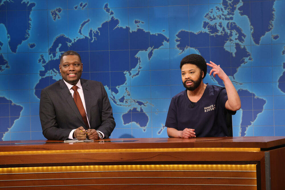 Anchor Michael Che, left, and Punkie Johnson as Deobra Redden are shown during the Weekend Upda ...