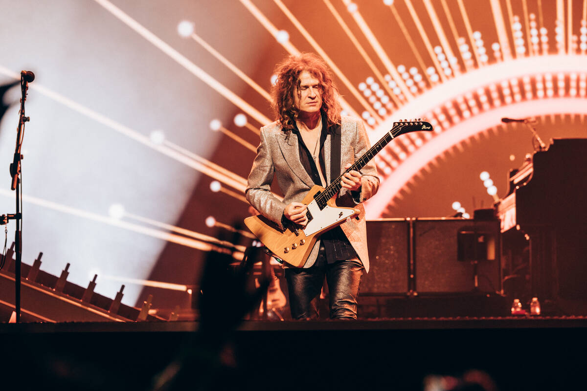 Killers' guitarist Dave Keuning performs at the at Caesars Palace on Friday, Aug. 16, 2024. (Ch ...