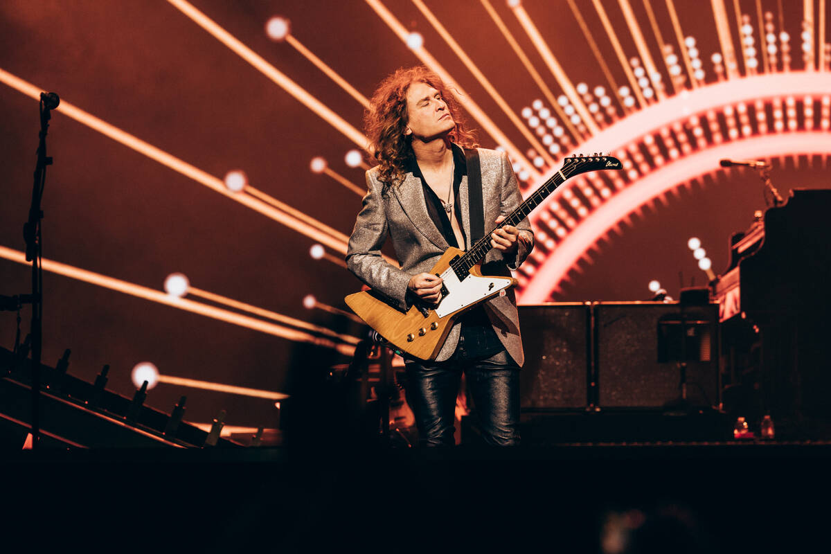 Killers' guitarist Dave Keuning performs at the at Caesars Palace on Friday, Aug. 16, 2024. (Ch ...