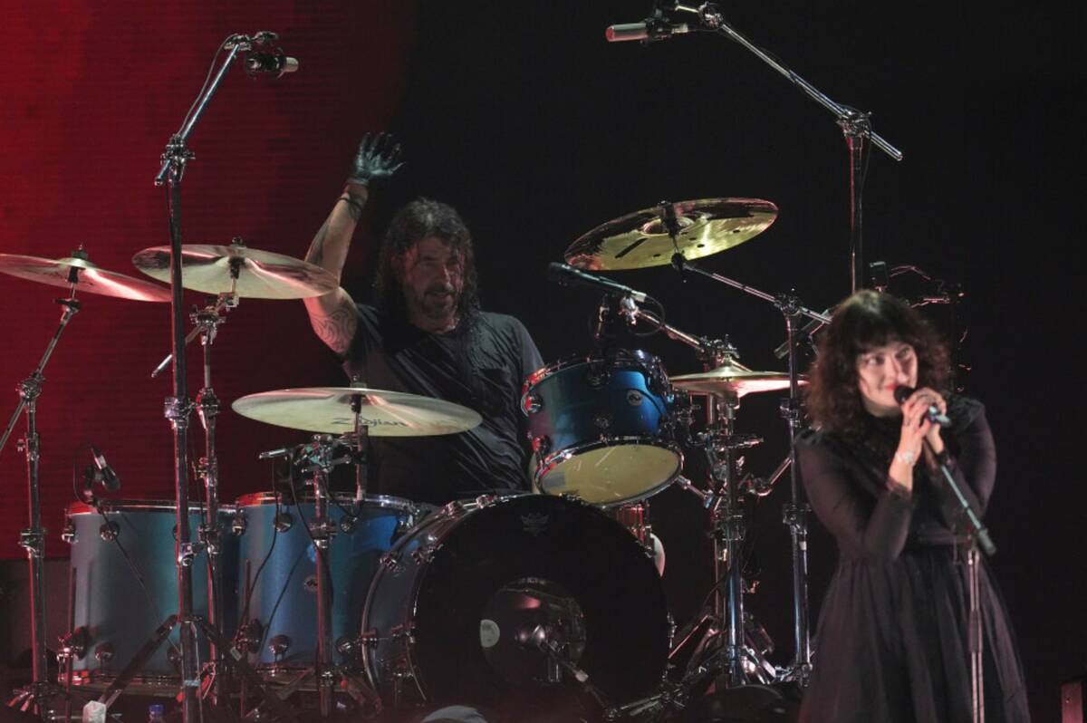 Violet Grohl, performs with Dave Grohl of Nirvana during the FireAid benefit concert on Thursda ...