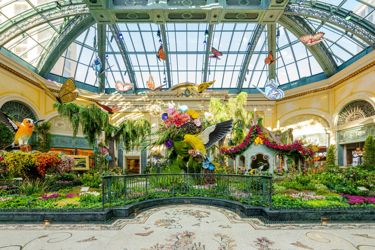 Bellagio Conservatory & Botanical Gardens’ “The Birds and the B’s” ...