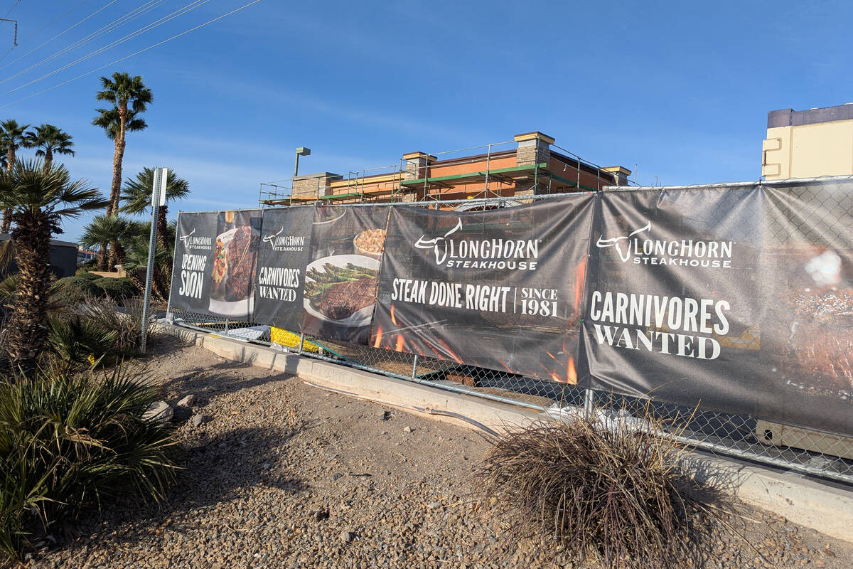 The LongHorn Steakhouse chain plans to debut a Henderson location in July. (Las Vegas Review-Jo ...