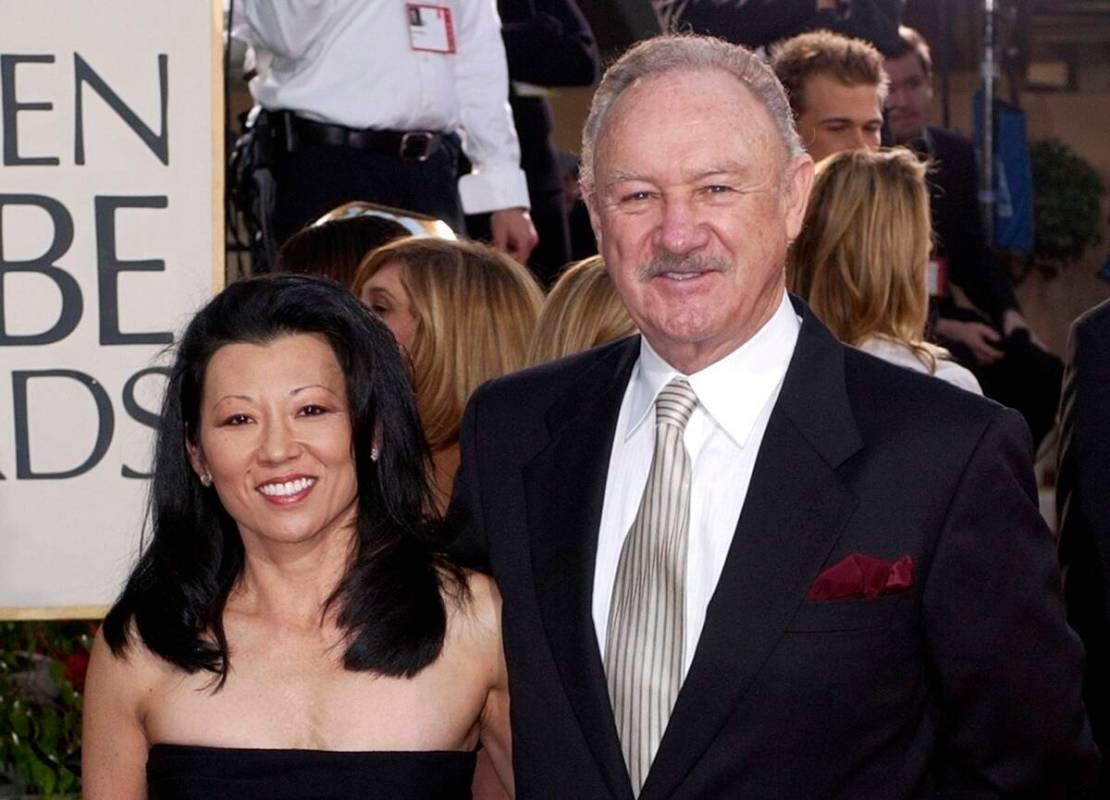 Actor Gene Hackman arrives with his wife, Betsy Arakawa, for the 60th Annual Golden Globe Award ...