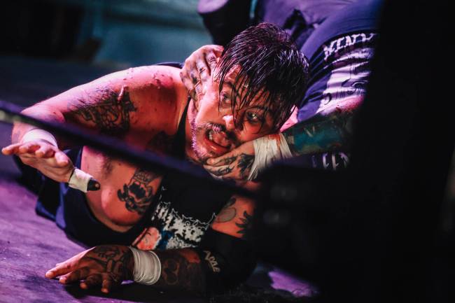 A death match takes place at Dive Bar Saturday, April 19, 2025, in Las Vegas. (Madeline Carter/ ...