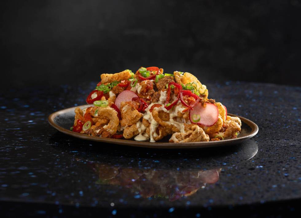 Chicharrón nachos at Atomic Golf in downtown Las Vegas. (Anthony Mair)
