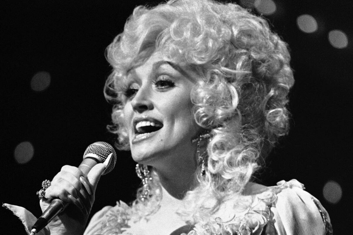 Dolly Parton at the Country Music Awards in Nashville on Oct. 8, 1979. (AP Photo)