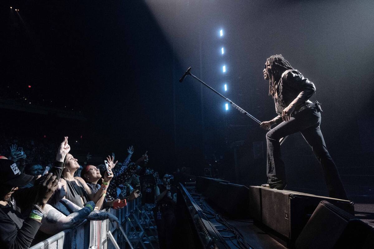 Lenny Kravitz plays the opener of "Blue Electric Light" at Dolby Live at Park MGM on Friday, Au ...