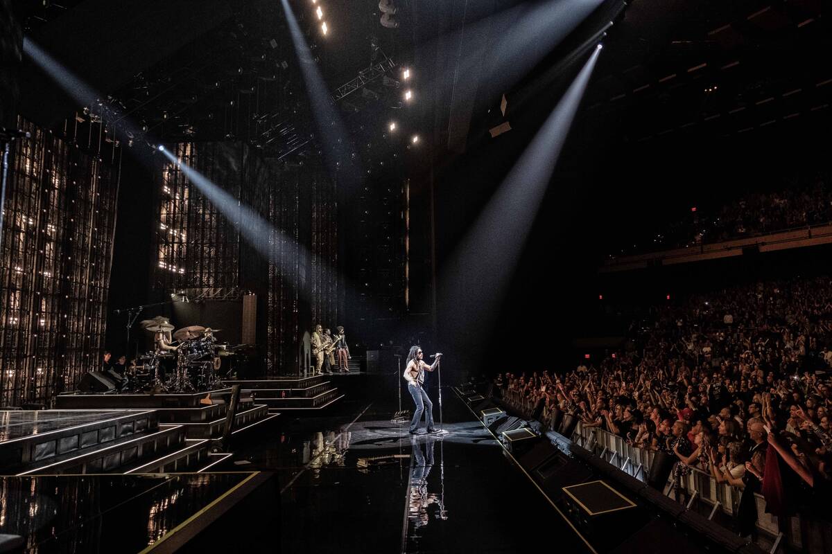 Lenny Kravitz plays the opener of "Blue Electric Light" at Dolby Live at Park MGM on Friday, Au ...