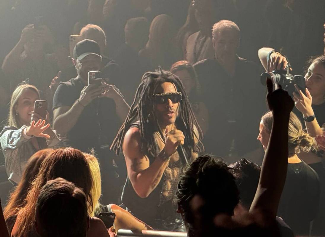 Lenny Kravitz meets the masses at Dolby Live at Park MGM on Friday, Aug. 1, 2025. (John Katsilo ...