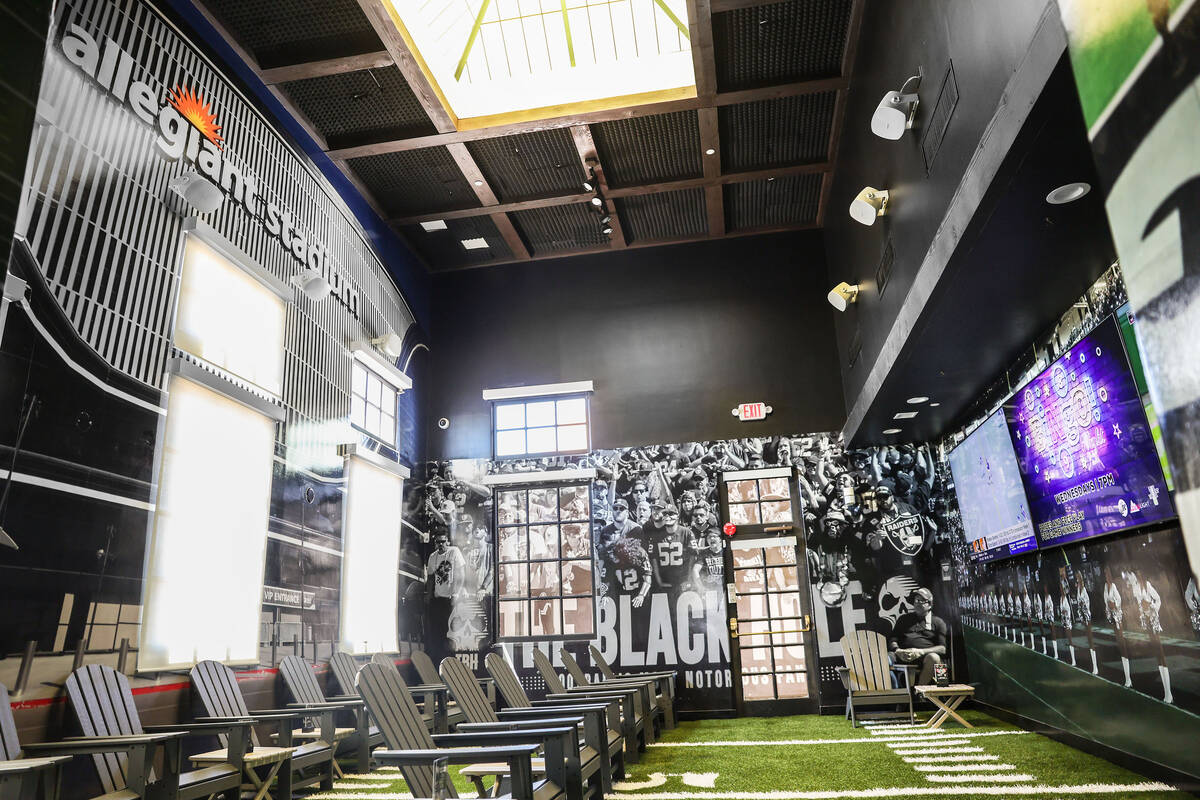 Vegas Raiders watch room at Pkwy Tavern on Tuesday, Aug. 19, 2025, in Las Vegas. (Benjamin Hage ...