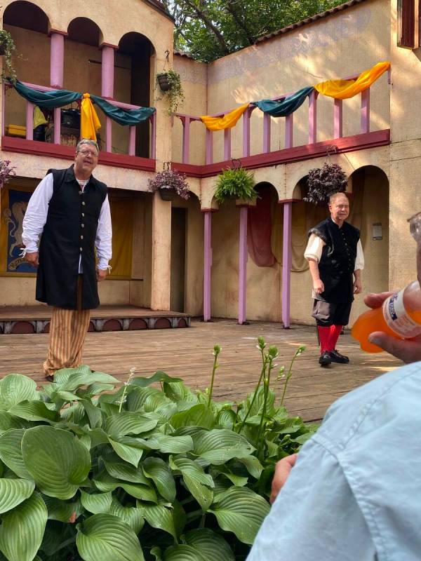 Rio headliners Penn & Teller are shown in their first appearance at the Minnesota Renaissance F ...