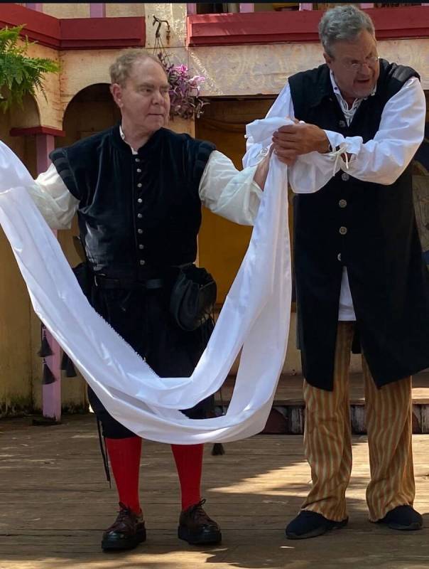 Rio headliners Penn & Teller are shown in their first appearance at the Minnesota Renaissance F ...