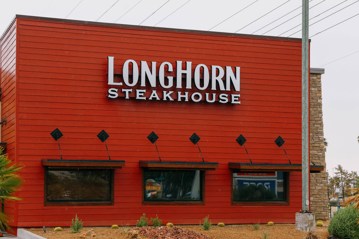 The exterior of the new Longhorn Steakhouse on Thursday, Sept. 18, 2025 in Henderson. (Liv Pag ...