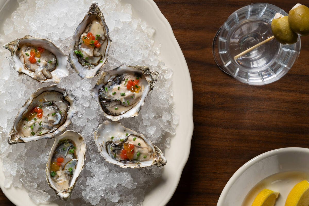 Oysters on the half shell at Diner Ross Steakhouse. (Spiegelworld)